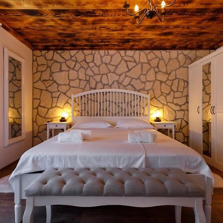 Rustic Apartment Evelin Krk Town Exterior foto